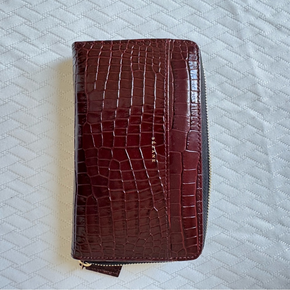 Brand new Sezane Croc Embossed Wallet in Burgundy